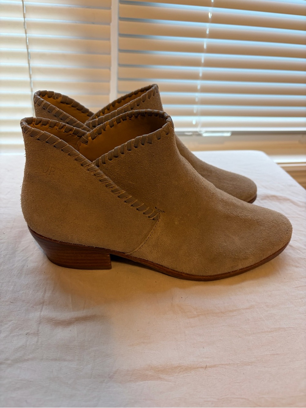 Jack Rogers‎ Women's Sadie leather Suede Booties western slip on tan size 7.5